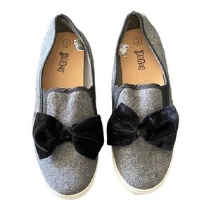 BRASH-GIRLS GRAY SLIP ONS-SIZE 3